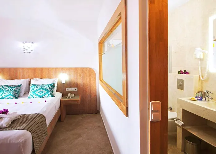 Mekvin Deniz Feneri Lighthouse 3*