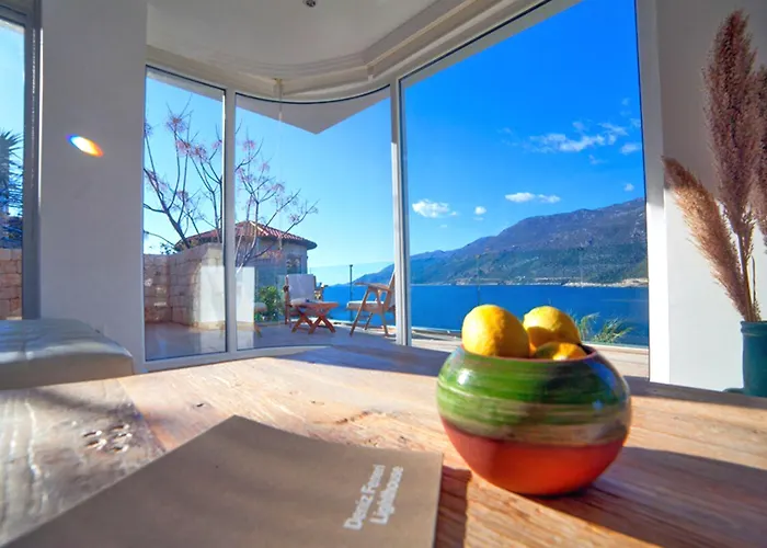 Mekvin Deniz Feneri Lighthouse