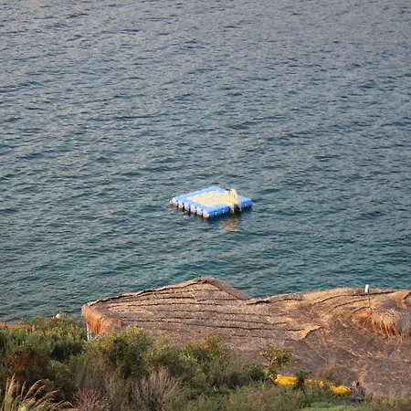Mekvin Deniz Feneri Lighthouse