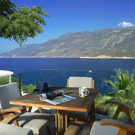 Mekvin Deniz Feneri Lighthouse