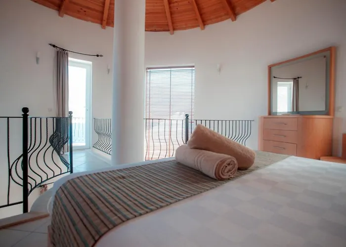 Hotel Mekvin Deniz Feneri Lighthouse