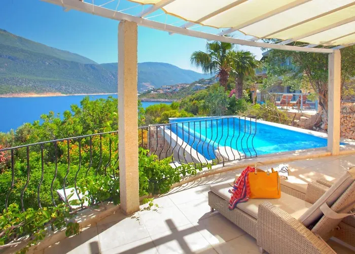 Hotel Mekvin Deniz Feneri Lighthouse