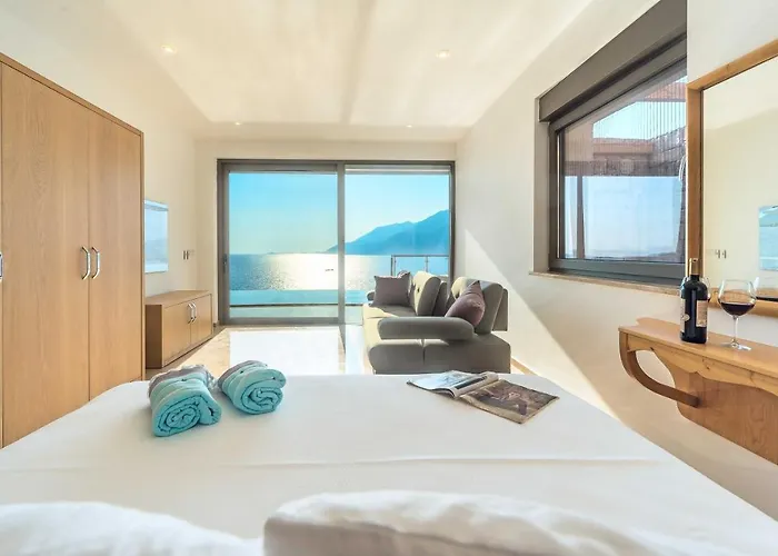 Hotel Mekvin Deniz Feneri Lighthouse