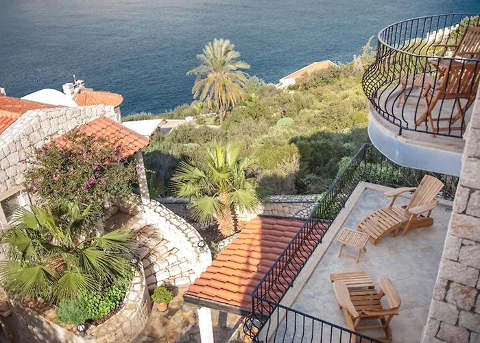 Mekvin Deniz Feneri Lighthouse 3*