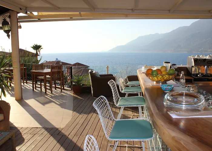 Mekvin Deniz Feneri Lighthouse