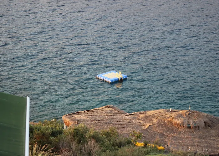 Mekvin Deniz Feneri Lighthouse