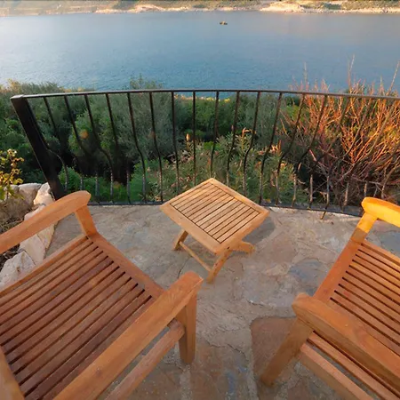 Mekvin Deniz Feneri Lighthouse Каш