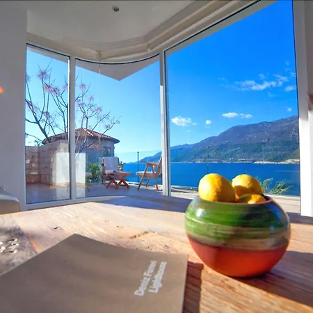 Mekvin Deniz Feneri Lighthouse