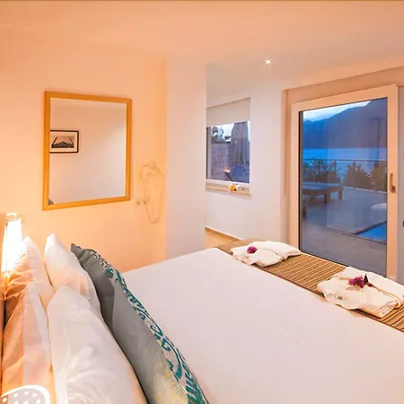 Mekvin Deniz Feneri Lighthouse 3*