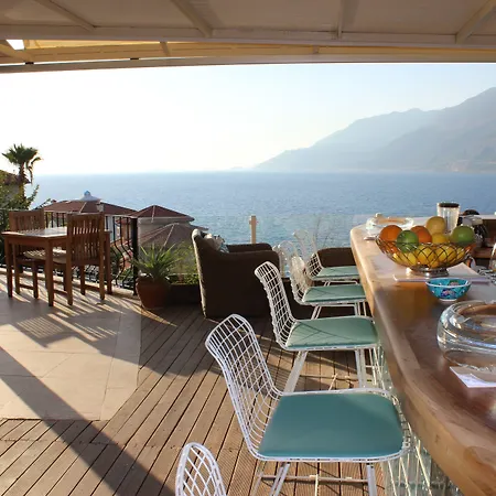 Mekvin Deniz Feneri Lighthouse