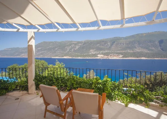 Mekvin Deniz Feneri Lighthouse 卡斯