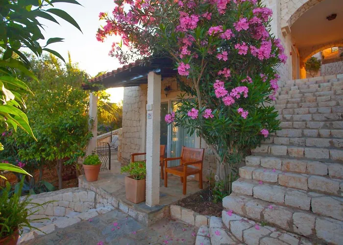 Mekvin Deniz Feneri Lighthouse 3*