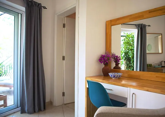 Mekvin Deniz Feneri Lighthouse 3*